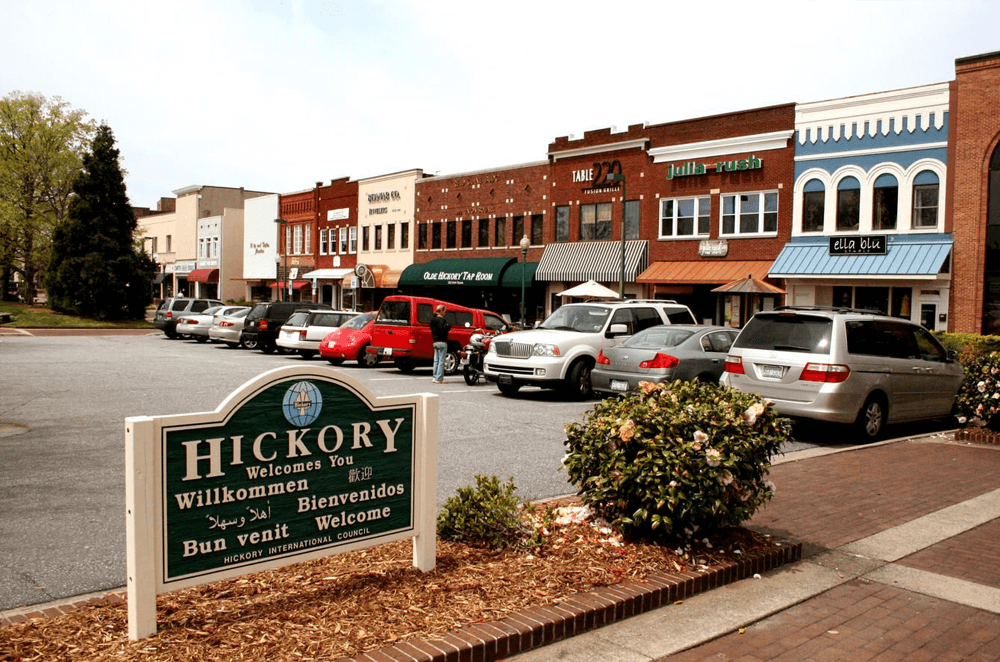 1000×662-Moving in North Carolina-MOVING IN HICKORY