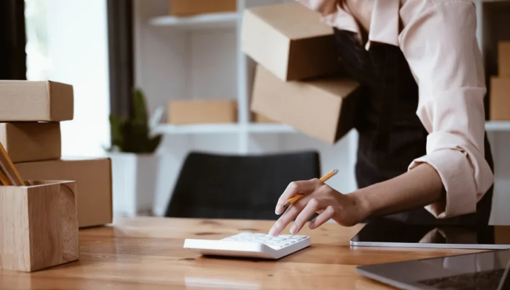 Moving cost calculator guide showing estimated moving expenses by home size and distance for a long-distance move with Moving Hub licensed direct carrier